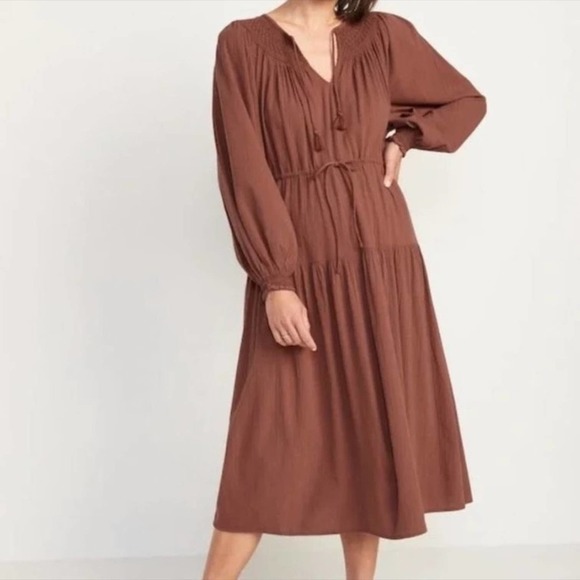 OLD Navy Waist-Defined Crinkle-Textured Long-Sleeve Midi Dress - Picture 1 of 14